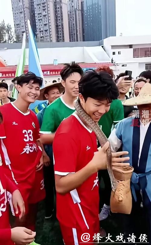 “湘超”夺冠牵动苏湘情 永州脐橙发往江苏环比激增600% “湘超”夺冠牵动苏湘情 永州脐橙发往江苏环比激增600%